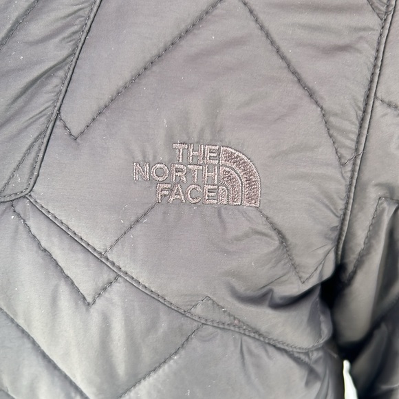 North Face Quilted Jacket - Picture 2 of 11